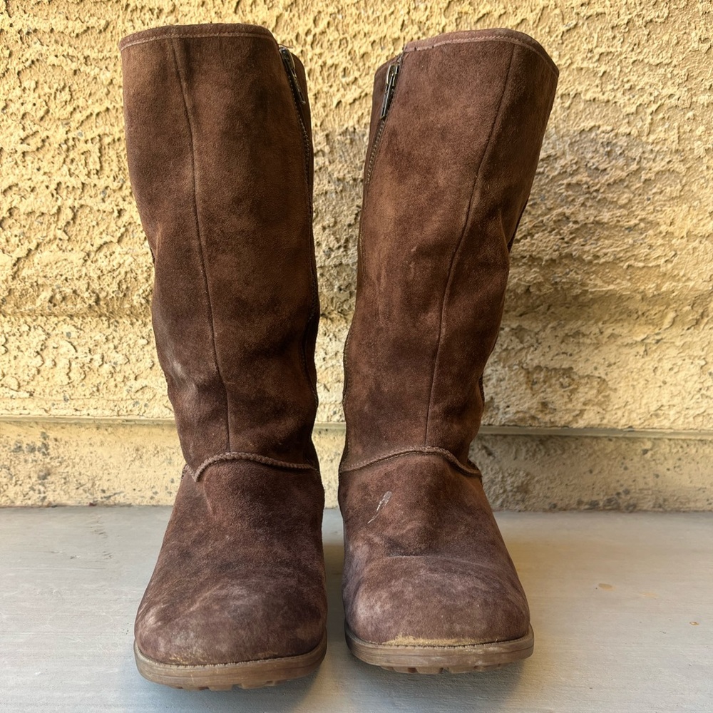 UGG brown suede Knee High block boots sheepskin lining, Full zipper closure